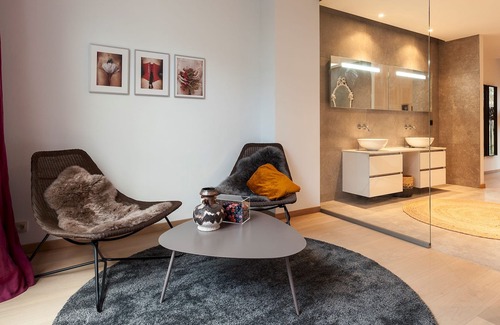 Dieweg Apartamento | Unit 3 - Modern Smart Home Triplex Private Garden & Parking