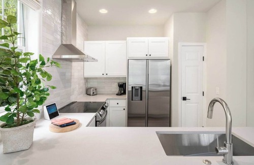 Bellevue Casa | Unit 4 One Central · Newly Remodeled Executive Home - Unit 4