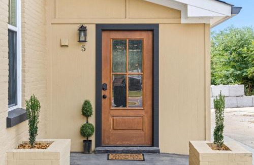 Clarksville Casa | Unit #5 638 Madison St