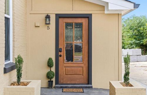 Clarksville Casa | Unit #5 638 Madison St
