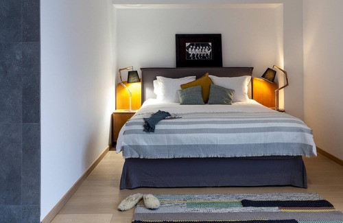Dieweg Casa | Unit 6 - Colorful Smart Home Triplex Private Garden & Parking