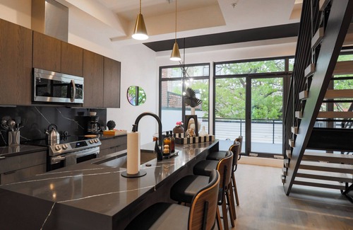 Shaw Cama Y Desayuno | Unit 8: Spacious 2BR Penthouse | Sleeps 8