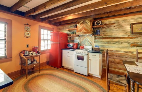 New Bern Casa | Unit A | Historic New Bern Stay!