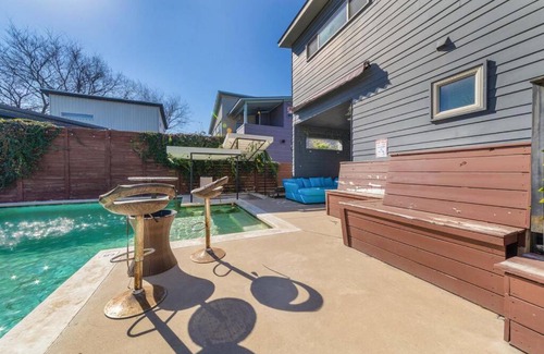 MLK Casa | Unit B Cute 2 bed 2 bath private home with shared pool