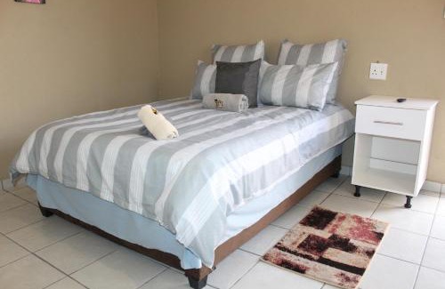Polokwane Cama Y Desayuno | Unit G Guest House