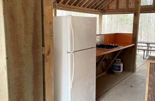 Petersburg Cabina | Unit II at Camp Golden Pond - Quaint, Rustic Cabins half hour from Penn State