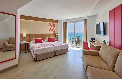 S'Illot-Cala Morlanda Hotel | Universal Hotel Perla