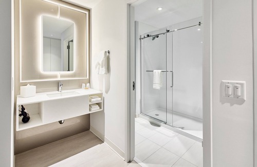 Florida Central Atlantic Coast Hotel | Universal's Terra Luna Resort