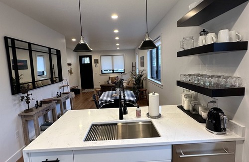 University District Casa | University Area Great Escape