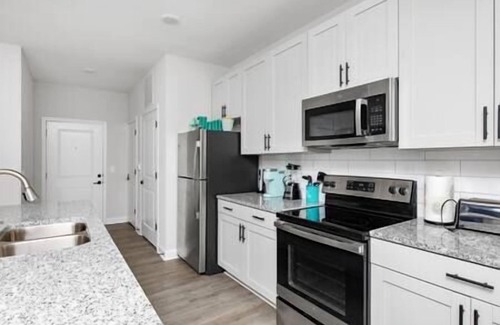 Charlotte Apartamento | University District Apt with Easy Access to Bars and Grocery