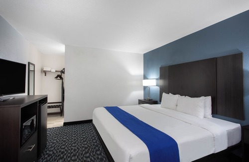 Charlotte Hotel | University Inn and Suites'