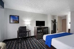 Charlotte Hotel | University Inn & Suites