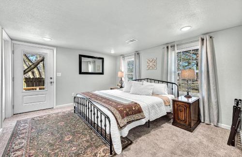 Siloam Springs Casa | University Place, family stay, practically on JBU campus