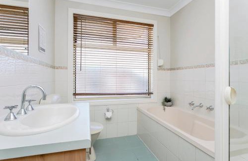 Unley Casa | Unley House - Central - Close to City - Dog Friendly - Free Parking