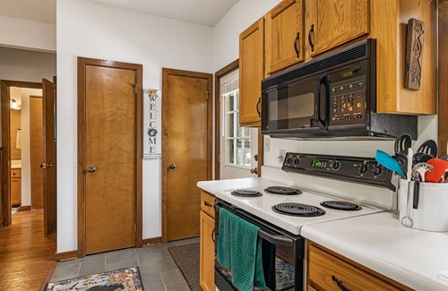 Wolf Laurel Condominio | Unlimited Golf Access private 18 hole club Wolf Laurel, Hatley Pointe, dine, ski