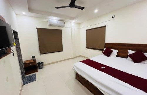 Varanasi Hotel | Unnati residency