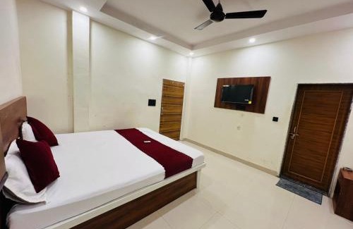 Varanasi Hotel | Unnati residency