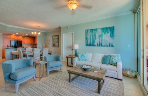 Pensacola Beach Condominio | VISTAS FRONTALES AL GOLFO - PISO 18 - TORRE 3 - ¡TARIFAS TODO INCLUIDO! NUEVOS MUEBLES!