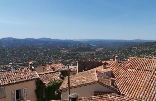 Cabris Casa | Vista despejada de la bahía de Cannes y las montañas de Esterel.