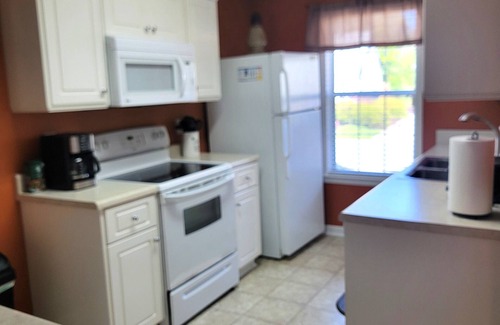 St. Andrews Casa | Unplug and Enjoy a cozy home with a backyard patio, grill, and free Wi-Fi.