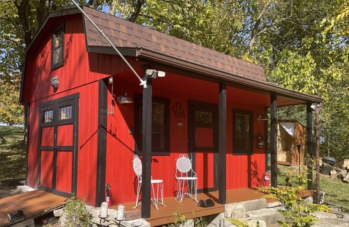Radnor Cabina | Unplug and recharge at the Taway Cabin by the Creek