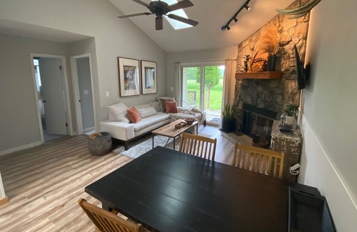 Union Dale Casa | Unplug and Relax and swim at newly remodeled 2 bedroom townhouse