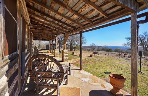 Thurber Casa | Unplug & RE-Charge, Charming Log Home on 55 acres Family Ranch w stunning views
