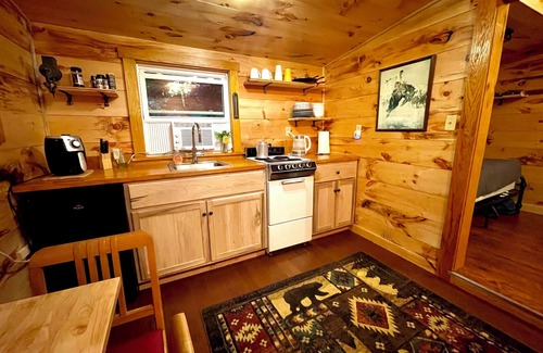 Sharpsburg Cabina | Unplug & Recharge at Whispering Pines Ringgold
