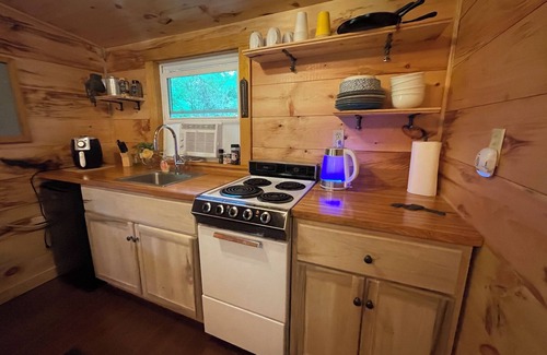 Sharpsburg Cabina | Unplug & Recharge at Whispering Pines Ringgold