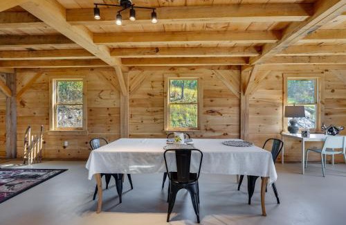 Sharon Casa | Unplug, Unwind and Explore Remote Vermont Cabin