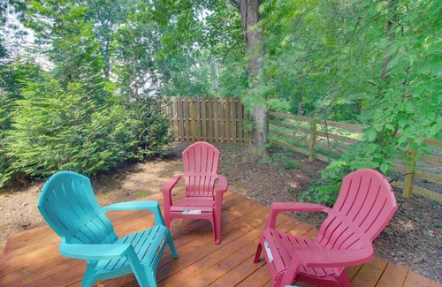 Sparta Apartamento | Unplugged Retreat! Unique Yurt w/Deck in Smokies