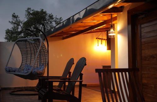 Nainital Chalet De Esquí | Unravel 2BR Attic Floor