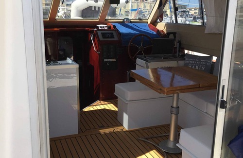 Sete Alquiler De Eote | UNUSUAL ACCOMMODATION IN SETE - DOCKED BOAT