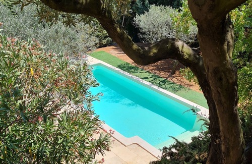 Aups Cabina | Unusual fully air-conditioned accommodation in the Verdon with free parking and swimming pool