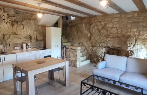Domme Casa | Unusual gîte, Le Troglodyte with panoramic view
