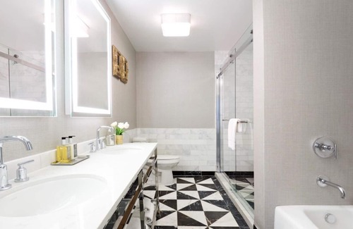 Norma Triangle Hotel | Unveil the Beauty of Los Angeles with 2 Modern Units! Rooftop Pool, Pet-friendly