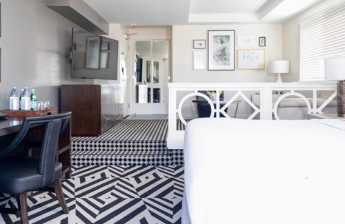 Norma Triangle Hotel | Unveil the Beauty of LA! Heated Pool, Balcony, Wine Hour, Pet-friendly, 2 Units!