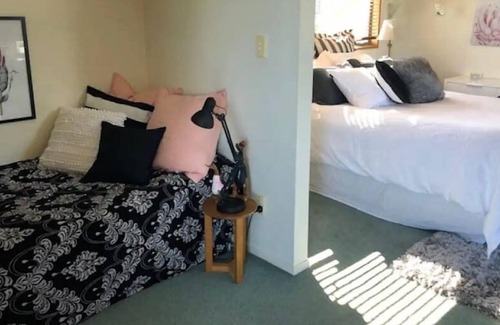 Rothesay Bay Casa | Unwind @ 5-Star Ensuite with Sea View and Pool