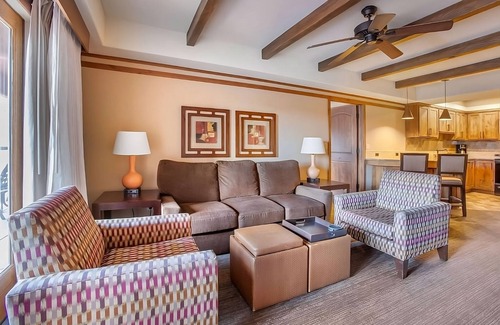 West Sedona Hotel | Unwind and Indulge In Our Oasis! Outdoor Pool, Full Kitchen, Free Parking!