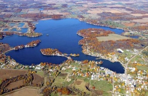 Hamilton Cabina | "Unwind and relax in our cozy cottage with a beautiful view of the lake!"