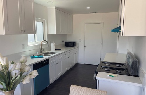 Lake View Terrace Casa | Fully Furnished 4-One Bedrooms Suites for Nurses, Business Travellers, Students!