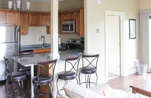 Weirs Beach Apartamento | Unwind at The Village