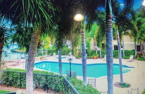 Survey Creek Condominio | Unwind at this stunning well-kept tranquil Condo