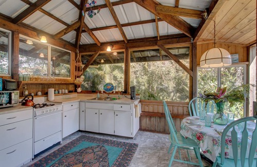Keaau Cabina | ¡Bienvenido a Peace of Paradise - Your Perfect Jungle Getaway!