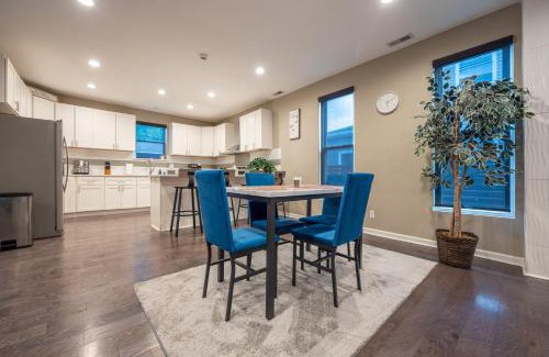 Near Eastside Casa | Unwind Entertain Explore: Downtown Indy
