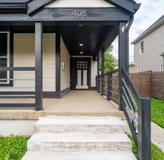 Near Eastside Casa | Unwind Entertain Explore: Downtown Indy