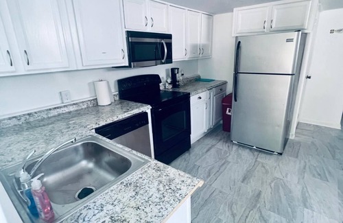 Atlanta Casa | Unwind & Explore! 2BR Retro Bungalow Downtown ATL