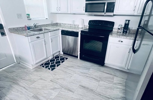 Atlanta Casa | Unwind & Explore! 2BR Retro Bungalow Downtown ATL