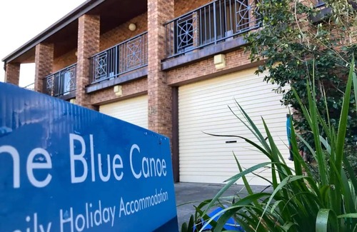 Tuross Head Casa | Unwind in a stylish 3 bedroom home. Within an easy stroll to beach park & shops.