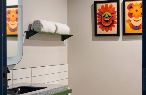 East Nashville Hotel | Unwind in Artist-Infused Room Near Popular Nashville Sights | 3 Rooms